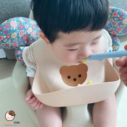 Yếm ăn dặm silicone Finley NK ( mẹ note hình gấu - thỏ vào ghi chú khi mua)